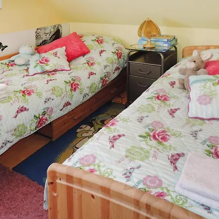 A Comfortable For 10 People, Nowe Warpno